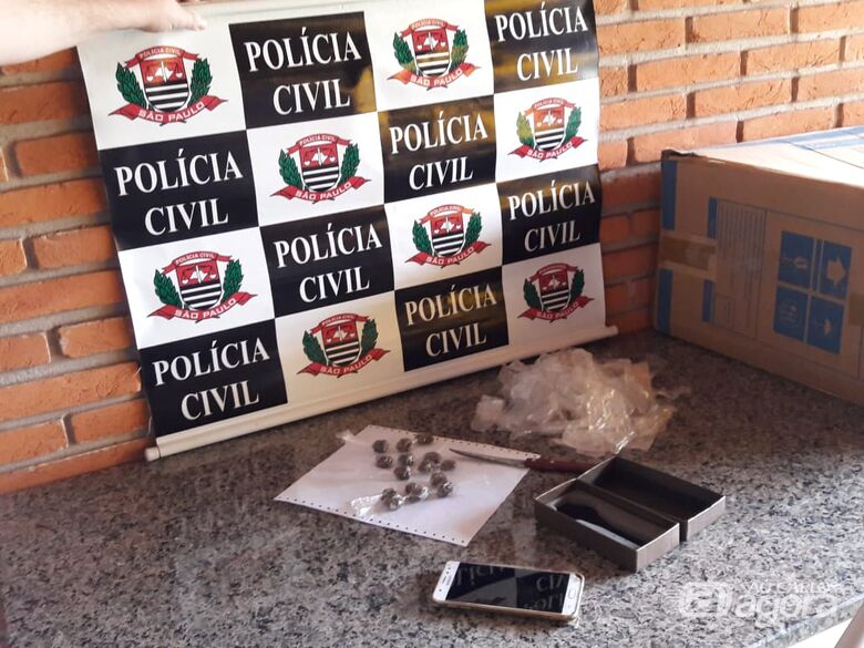 Desocupado é flagrado com 15 porções de maconha - Crédito: Maycon Maximino