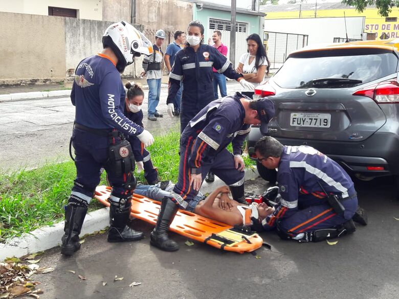 Motociclista fica ferido após sofrer queda na Vila Isabel - Crédito: Maycon Maximino