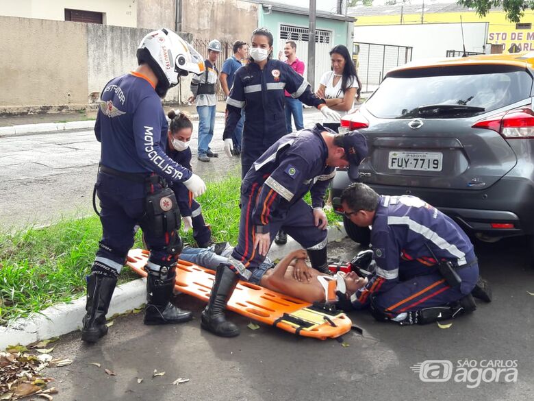 Motociclista fica ferido após sofrer queda na Vila Isabel - Crédito: Maycon Maximino
