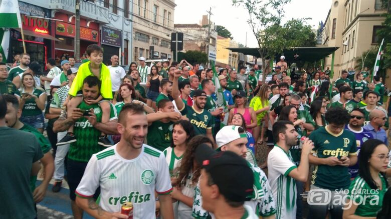 Palmeiras é nota 10 e festa é verde na Avenida São Carlos - Crédito: Marcos Escrivani