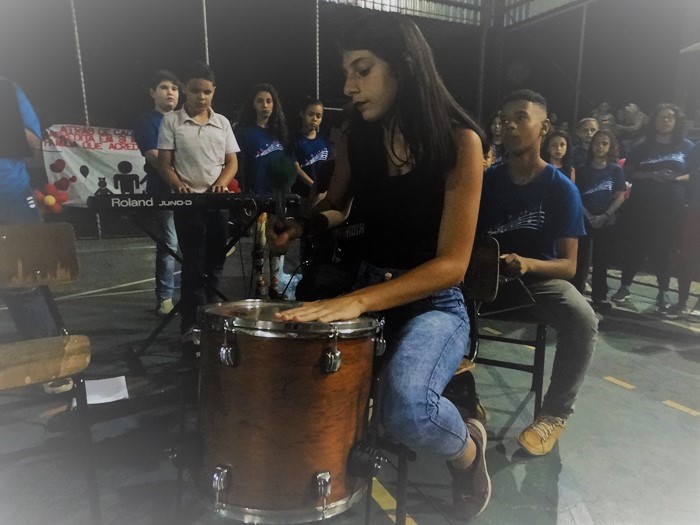 Jovens de talento sonham com um futuro promissor e viajar com a música - Crédito: Marcos Escrivani