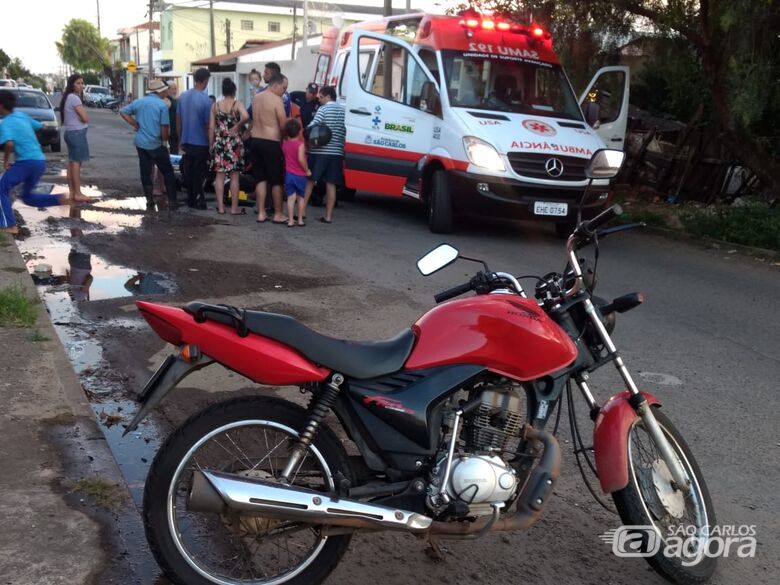 Buraco no asfalto causa grave acidente no Santa Felícia - Crédito: Luciano Lopes