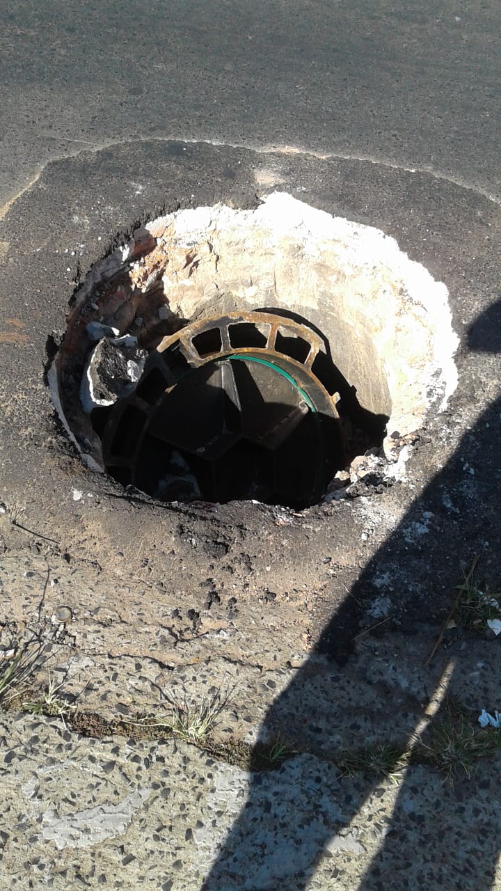 Mesmo com manutenção do Saae, buraco causa medo na Avenida Morumbi - Crédito: Divulgação