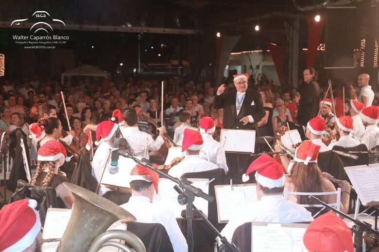Orquestra Jazz Sinfônica e maestro Agenor Ribeiro Netto encantam público no São Carlos Clube - Crédito: Walter Caparros Blanco