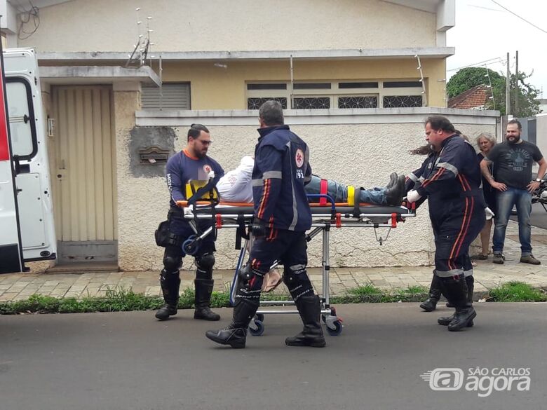 Motociclista leva a pior em mais um acidente por desobediência às leis de trânsito - Crédito: Maycon Maximino