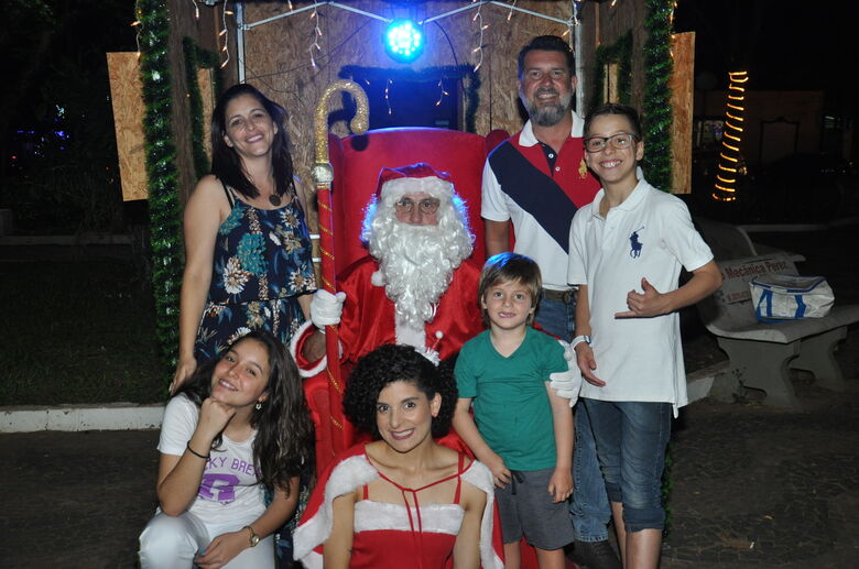 Papai Noel da Acisc é atração na Praça da XV - Crédito: Divulgação