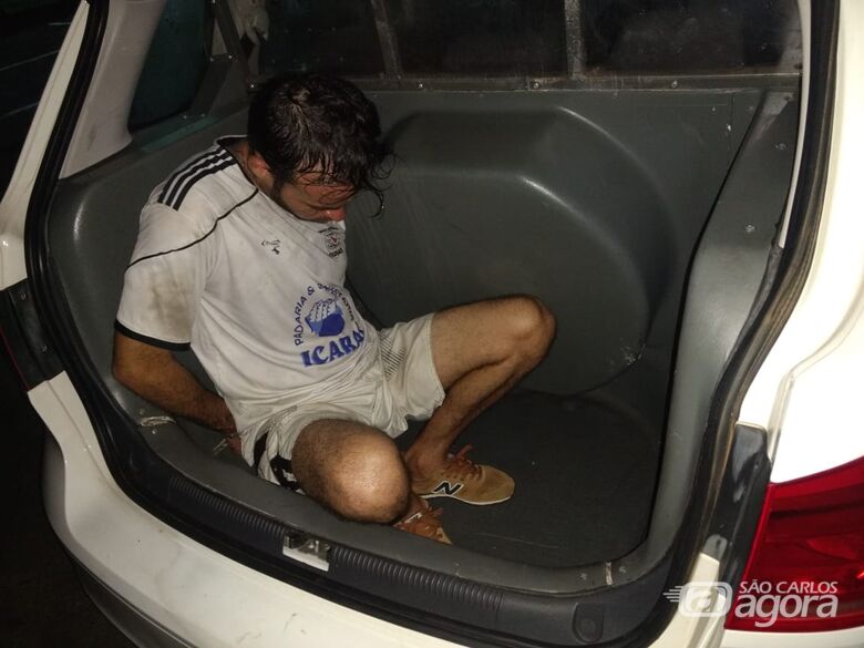 Suspeito de praticar sequestros relâmpagos é preso pela PM - Crédito: Luciano Lopes