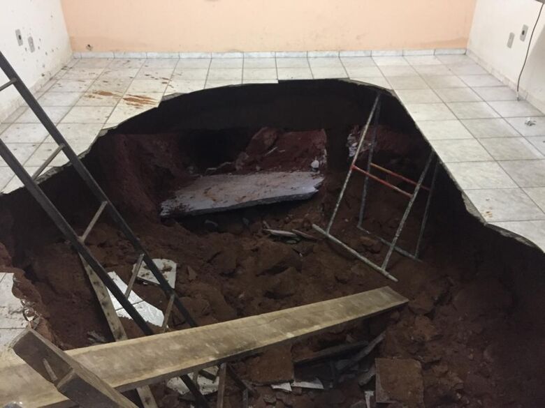 Prefeitura de Ibaté esclarece sobre desmoronamento em piso de escola municipal - Crédito: Divulgação