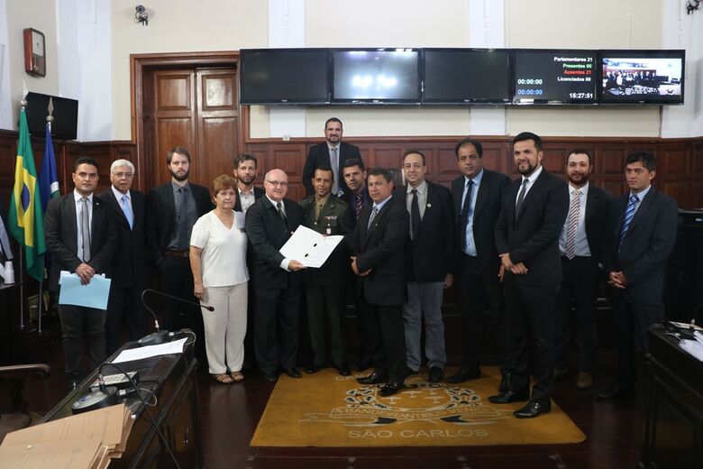 Câmara presta homenagem ao Chefe de Instrução do Tiro de Guerra - Crédito: Divulgação