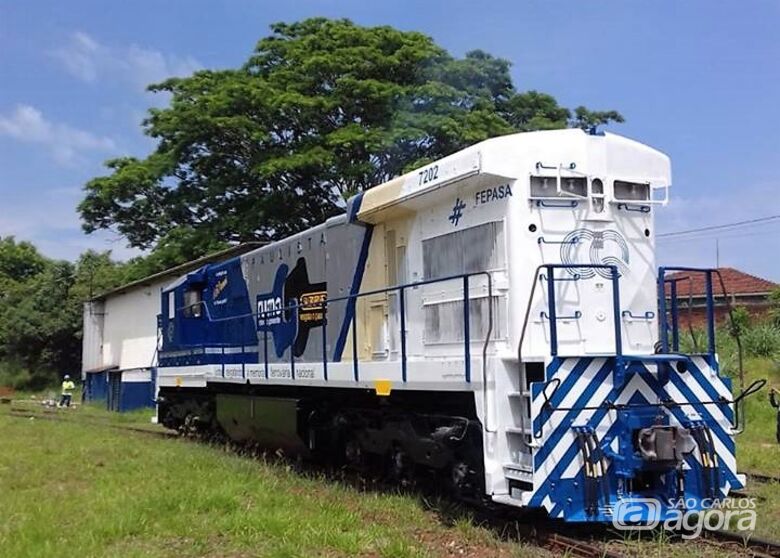 Locomotiva recuperada e iluminada passará por Ibaté - Crédito: Divulgação