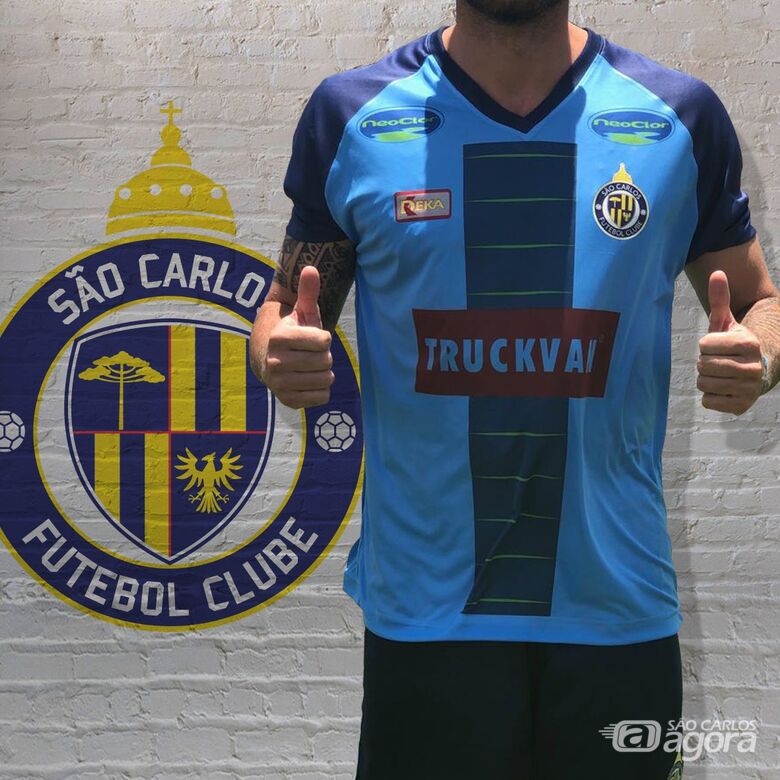 Águia faz campanha de ingressos para atrair o torcida; promoção dá uma camisa oficial do clube - Crédito: Divulgação