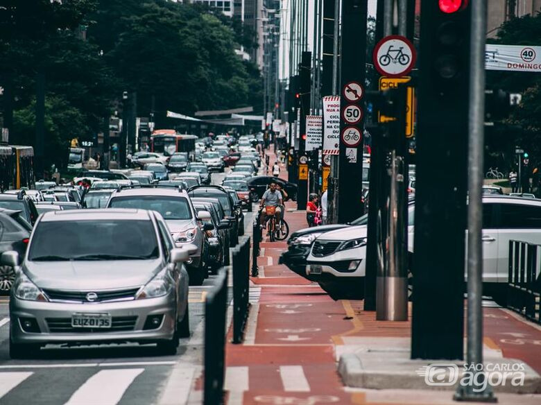 IPVA: vence hoje (14) quitação com desconto para carros de placa final 4 - Crédito: Do Portal do Governo