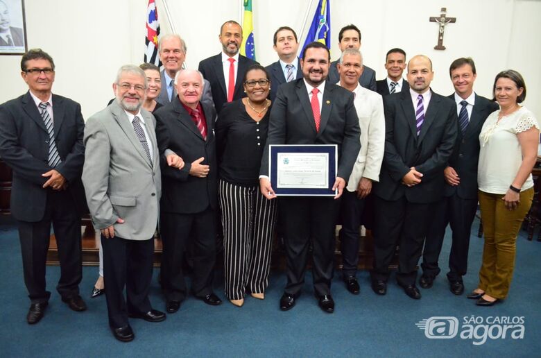 Deputado estadual Julio Cesar recebe o título de cidadão Descalvadense - Crédito: Divulgação