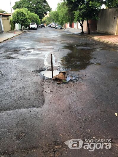 Vazamento de água virou “promoção” em São Carlos: 3 em 1 - Crédito: Divulgação