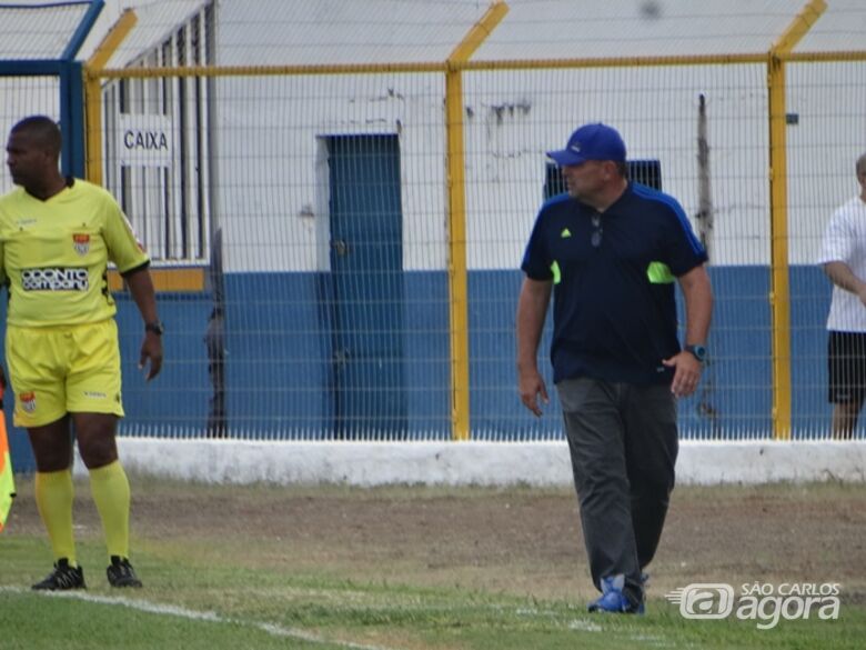 Omar Curi é demitido do São Carlos após quarta derrota na A3 - Crédito: Marcos Escrivani