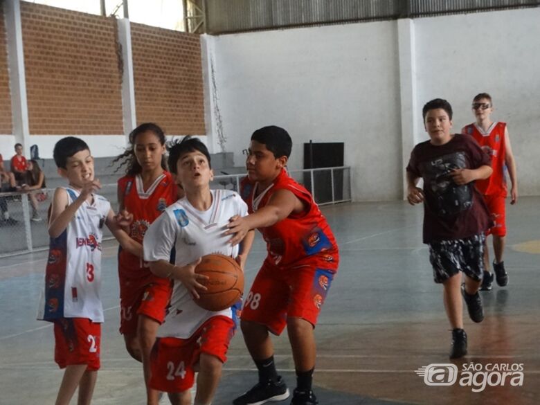Equipes de basquete treinam forte de olho na Liga Centro Oeste - Crédito: Marcos Escrivani