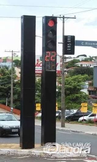 “São Carlos tem prioridades maiores do que instalar um semáforo em cada esquina”, diz vereador Dimitri - Crédito: Arquivo/SCA