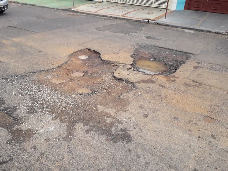 Moradores do Santa Felícia revoltados com abandono no bairro - Crédito: Divulgação