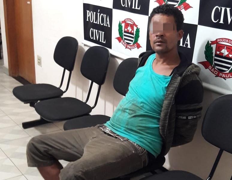 Ladrão usa pedra para estourar vidro de carro no centro - Crédito: São Carlos Agora