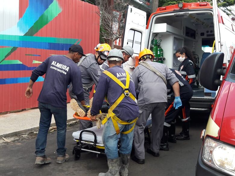 Pedreiro cai de altura de seis metros no Centro - Crédito: São Carlos Agora