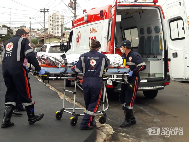 Motociclista sofre fratura no punho após colisão na Vila Nery - Crédito: São Carlos Agora