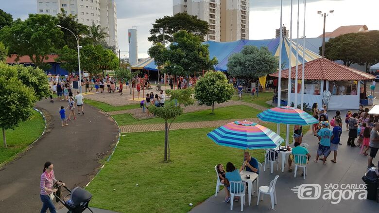 Famílias se reúnem na Fesc para curtir a folia - Crédito: Divulgação