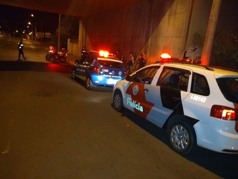 Operação conjunta entre GM e PM fiscaliza prédios que são utilizados por pessoas suspeitas - Crédito: Divulgação