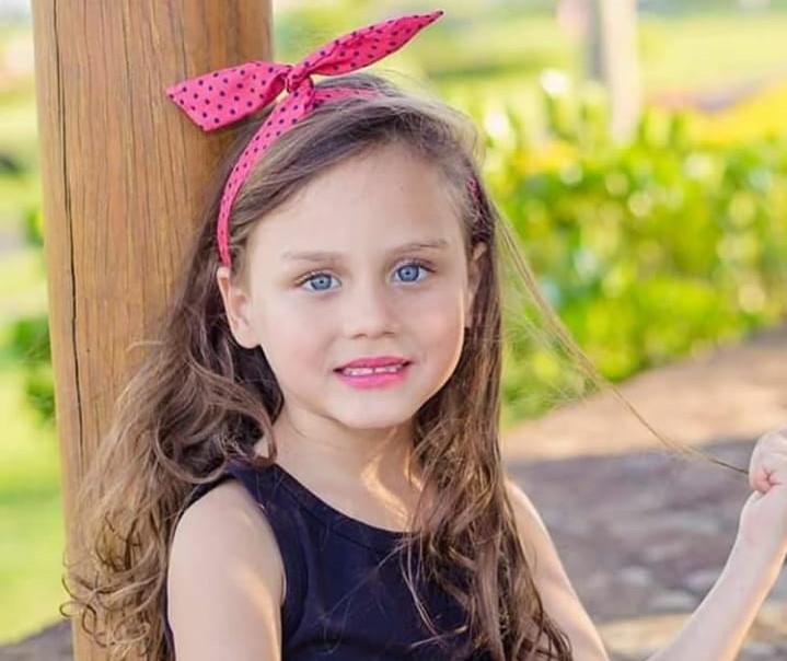 Pequena e bela são-carlense busca o título de Rainha das Nações - Crédito: Marco Lúcio