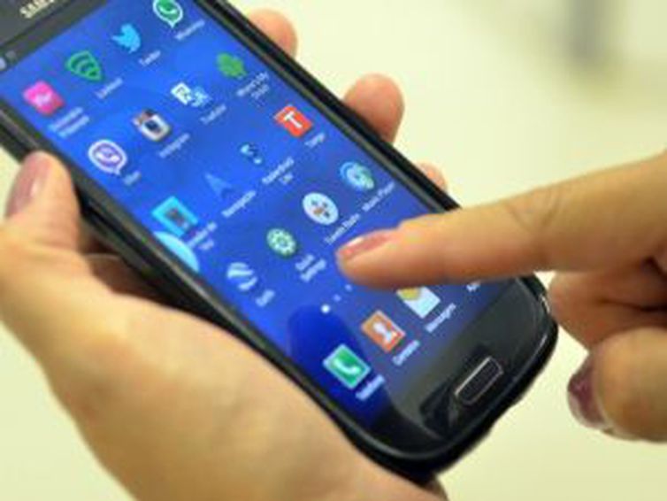 Anatel inicia bloqueio de celulares irregulares -