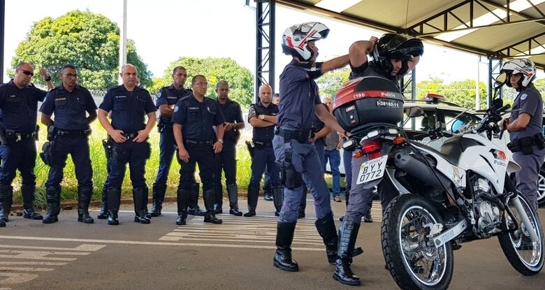 Guardas municipais treinam com PM - Crédito: Divulgação