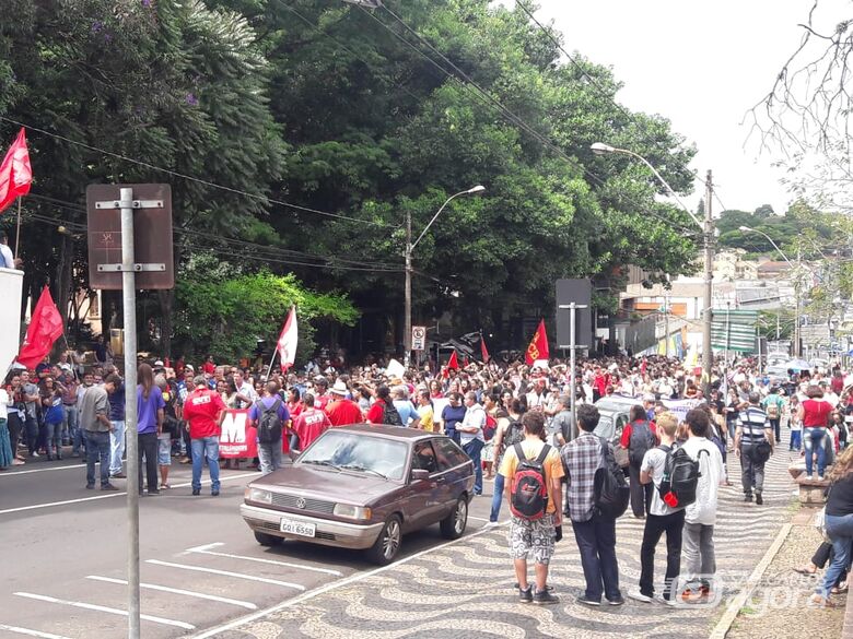 São-carlenses se reúnem para manifesto contra a reforma da Previdência - Crédito: São Carlos Agora
