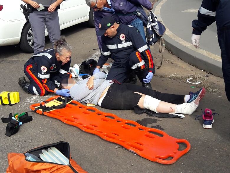 Motociclista sofre cortes profundos após colisão no Jardim Ricetti - Crédito: São Carlos Agora
