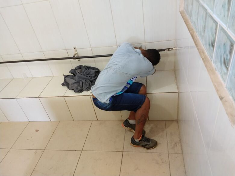 Homem é detido após ferir esposa com faca no Zavaglia - Crédito: São Carlos Agora