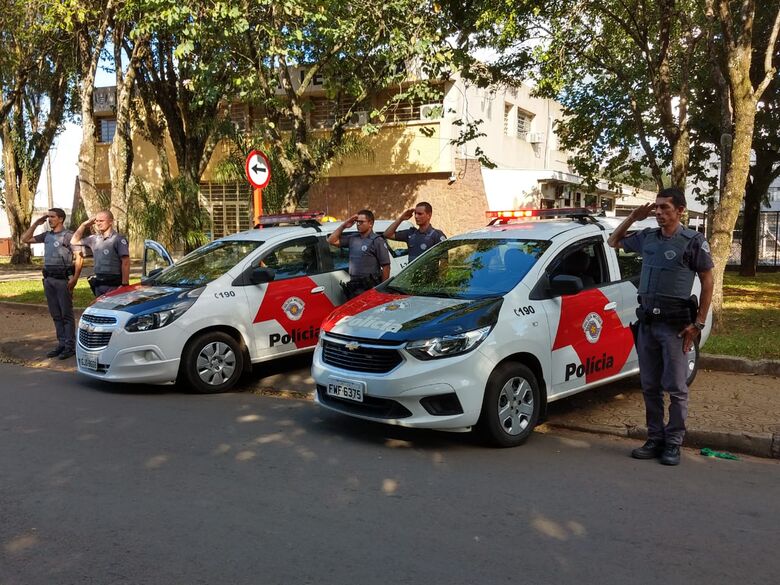 PM de todo o estado pára em homenagem a policiais mortos em SP - Crédito: São Carlos Agora