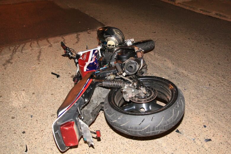 Motociclista avança pare e é atingido por carro no Boa Vista - Crédito: São Carlos Agora