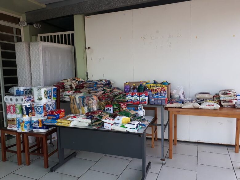 Ação entre amigos arrecada alimentos para o Abrigo de Idosos Helena Dornfeld - Crédito: Divulgação