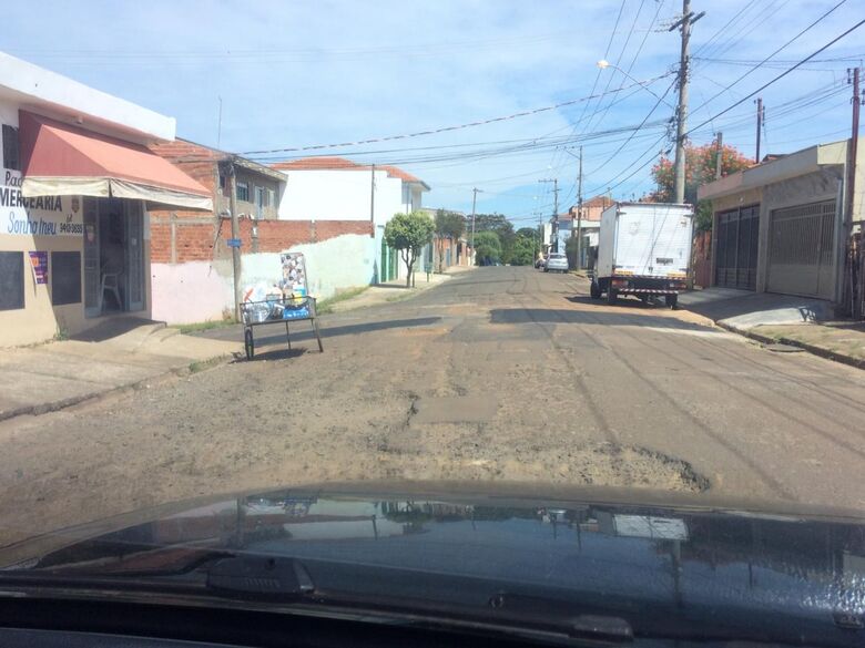 Crateras na Avenida Pacaembu completam dois anos - Crédito: Divulgação