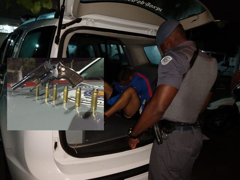 Força Tática encontra revólver em carro que pode ter sido usado em roubos e furtos - Crédito: São Carlos Agora