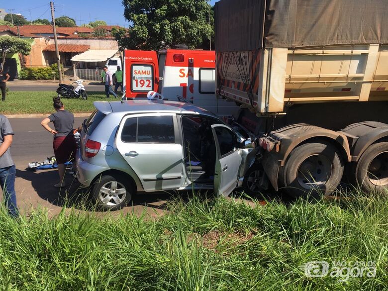 Motorista passa mal ao volante e morre após bater na traseira de caminhão - Crédito: Jornal Cidades