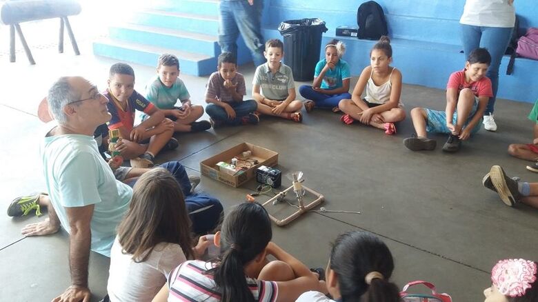 Robôs na Escola realizam campanha para ajudar alunos da Apae - Crédito: Divulgação