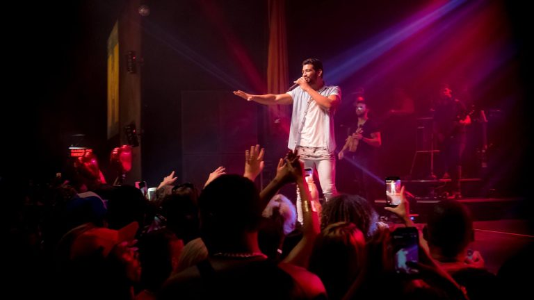 Dilsinho se apresenta nesta sexta-feira (12) no Banana Brasil - Crédito: Divulgação
