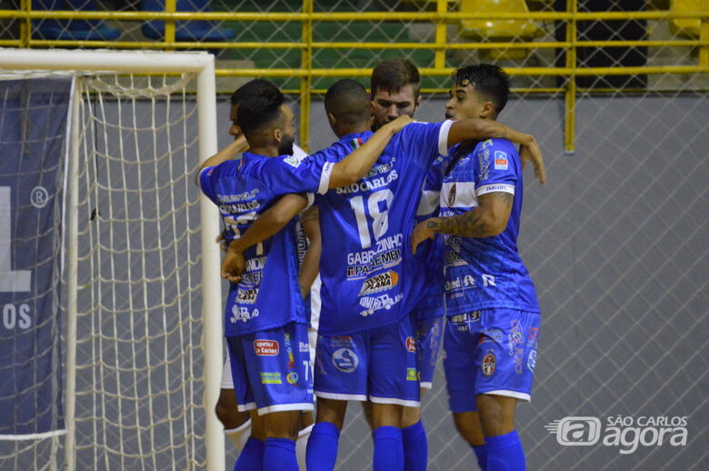 Com dois gols de Gabrielzinho, São Carlos vence Dracena e segue líder da Copa Paulista - Crédito: Maicon Reis