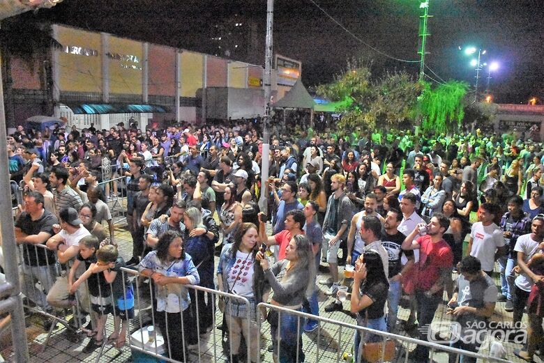 Mesmo com chuva, público participa da segunda noite da Festa do Clima 2019 - Crédito: Divulgação/PMSC