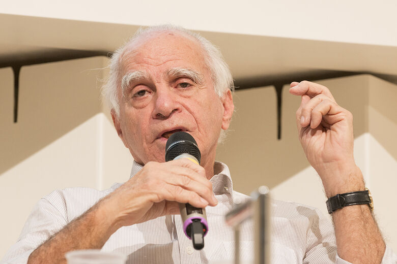 Aprovada proposta de Azuaite que concede título de Cidadão Honorário ao escritor Ignácio de Loyola Brandão - Crédito: Divulgação