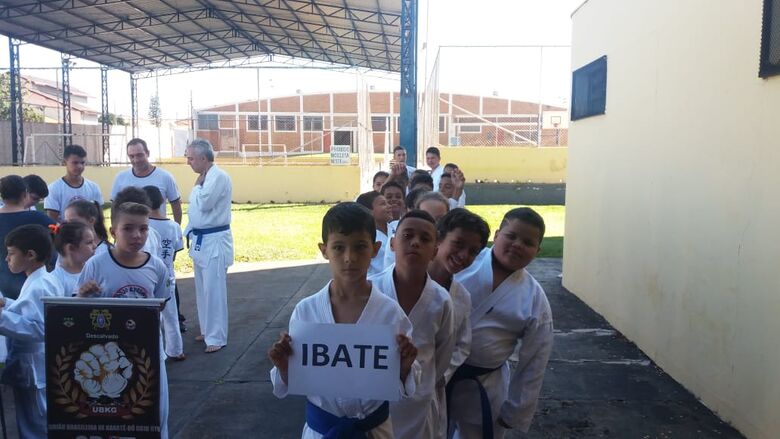 Escolinha de Ibaté participa da 36° Copa Américo Brasiliense de Karatê - Crédito: Divulgação