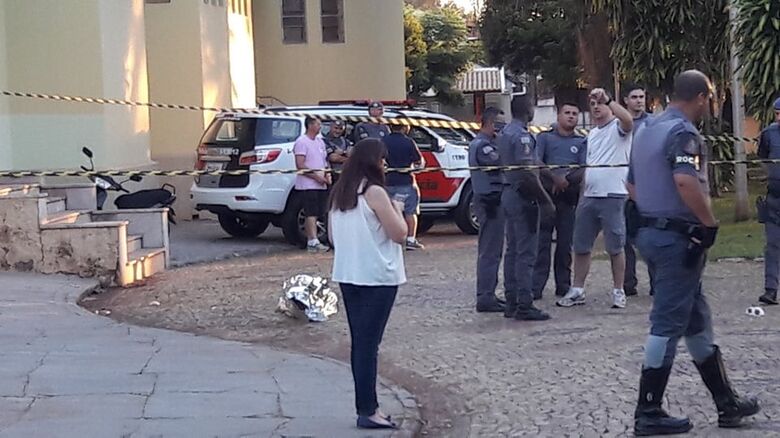 Homem morre baleado após atacar policial militar com faca - Crédito: Araraquara 24 horas