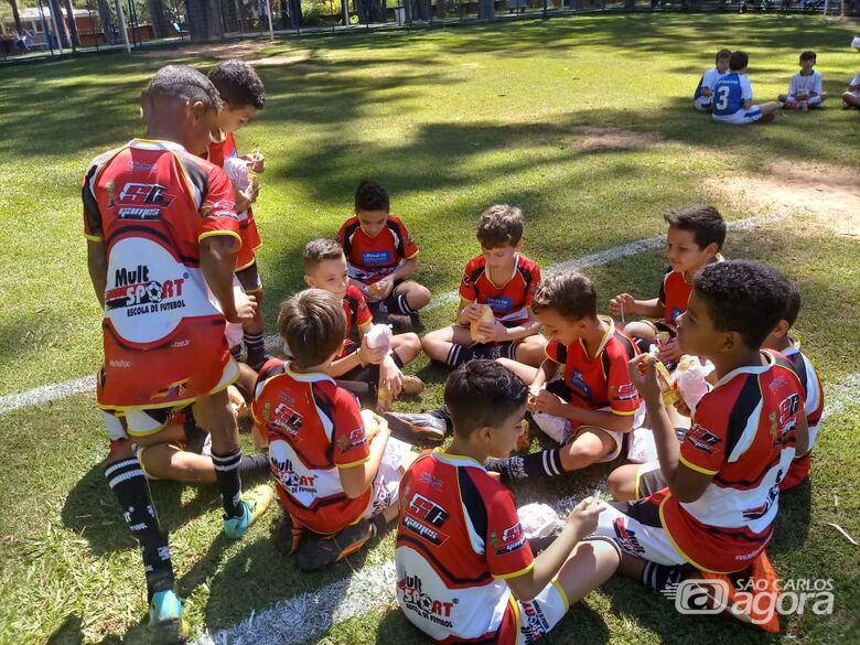 Alunos da Mult Sport participam de festival de futebol - Crédito: Divulgação