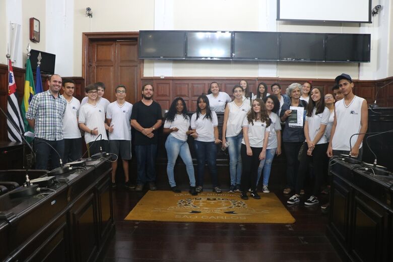 Alunos da Escola Estadual Dr. Álvaro Guião visitam a Câmara Municipal - Crédito: Divulgação