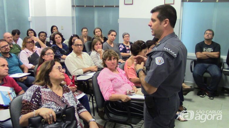 38º Batalhão de Polícia Militar do interior realiza palestra para os diretores de escolas de São Carlos e região - 
