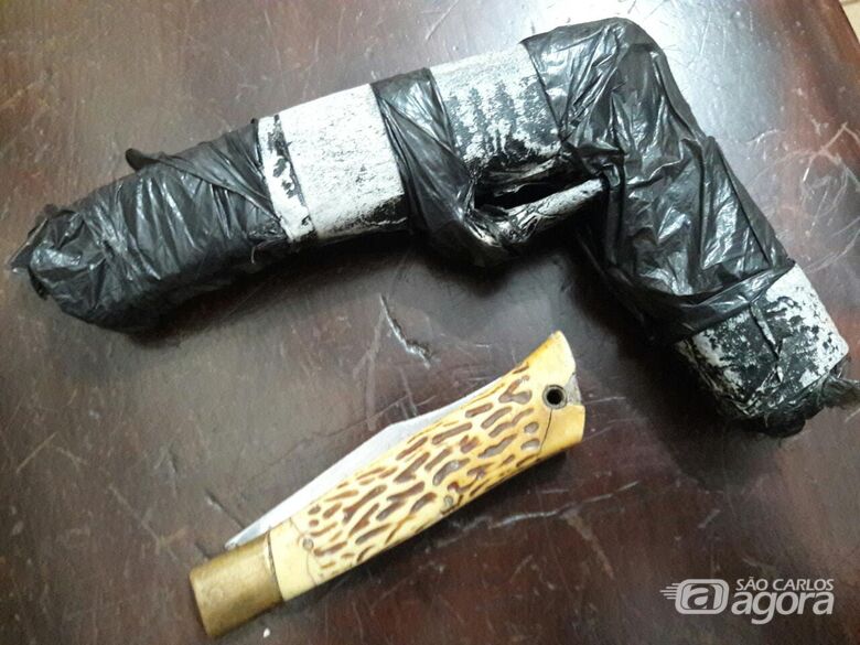 Polícia encontra canivete e réplica de arma com adolescentes - Crédito: São Carlos Agora